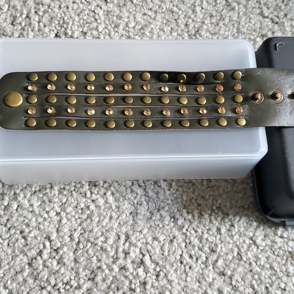 Buckle bracelet NWOT